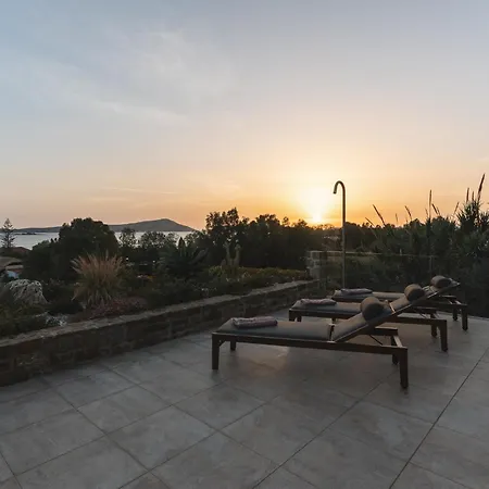 빌라 Ammos With Private Pool, Sauna & Seaview 지아로바