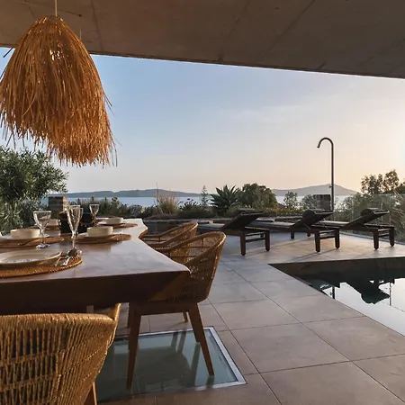 빌라 Ammos With Private Pool, Sauna & Seaview 지아로바